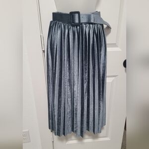 Metro Wear Shimmering Silver-Blue A-Line Pleated Velvet Skirt With Belt